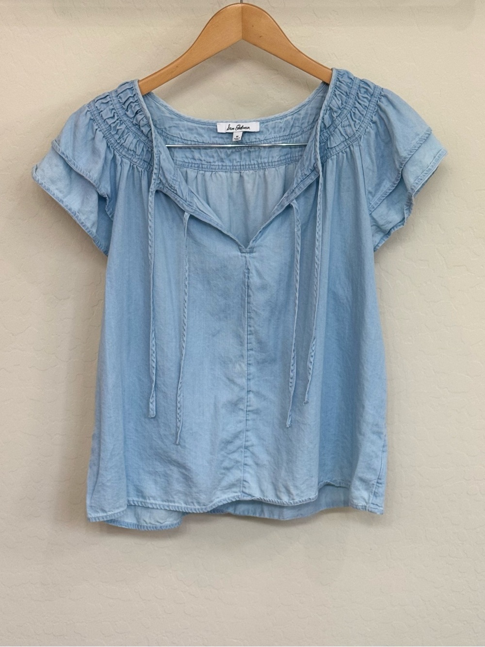 Sam Edelman Tabitha Chambray Blouse Light Blue Smocked Neck V-Neck Size M